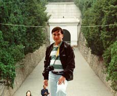 gene@beijing.jpg (19708 bytes)